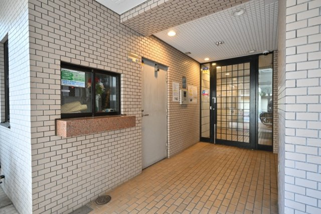 毎日通るエントランスはこのようになっています