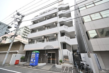 落ち着いた雰囲気の外観です