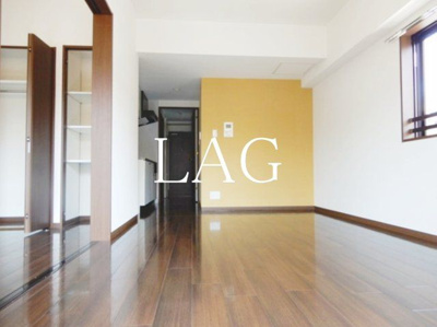 【居間・リビング】 | ラフレシール市川 | 洋室のお部屋です。