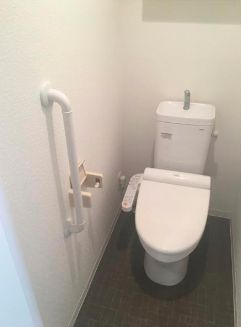 メゾンドソレイユ・シノハラのトイレ|落ち着いた色調のトイレです