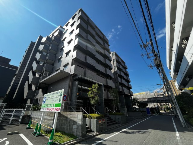 ルーブル仲六郷壱番館の外観