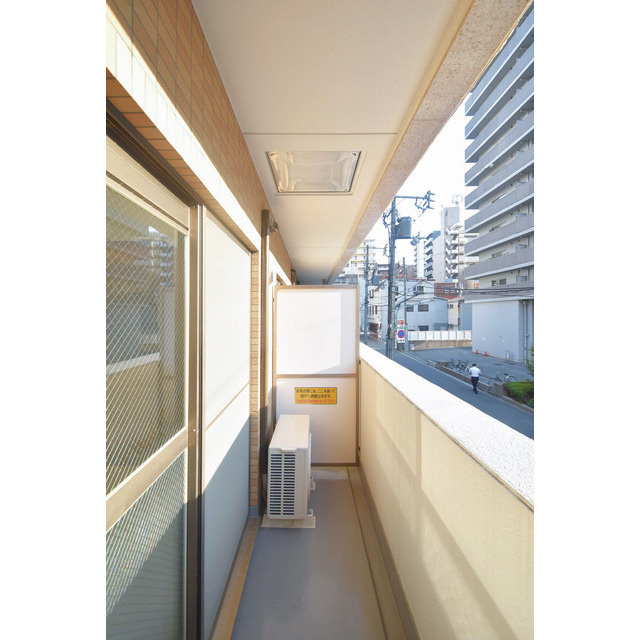 ブランドールM・西長堀のバルコニー