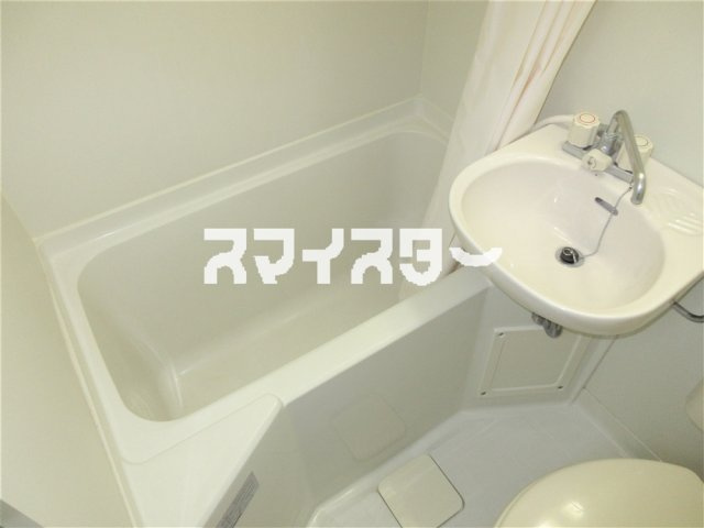 ヴァンベールTATEの浴室