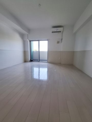 西宮市馬場町の賃貸マンションの居間・リビング