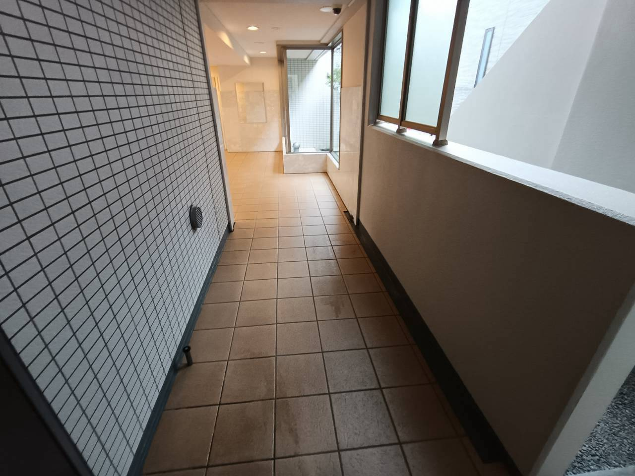 エリューディ船橋本町のロビー