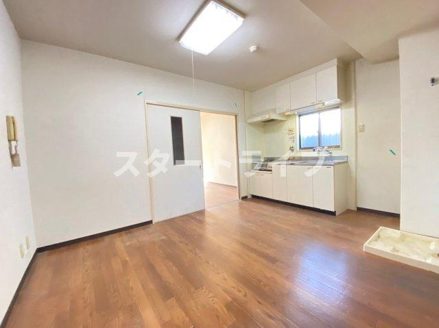 大阪市淀川区十八条３丁目の賃貸マンションの居間・リビング