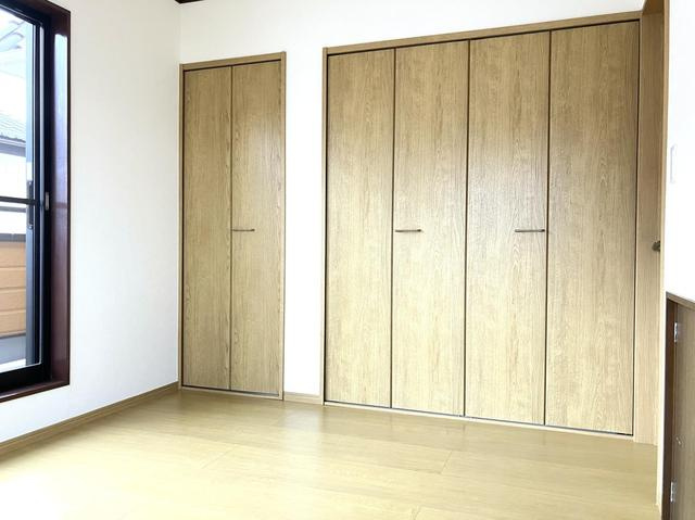 東松山市西本宿　中古売戸建の洋室