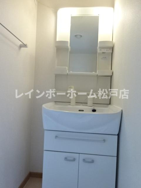 仲介手数料（賃料の1.10ヵ月）の50％OFF対象物件！の洗面所|スペースが確保できる洗面所です