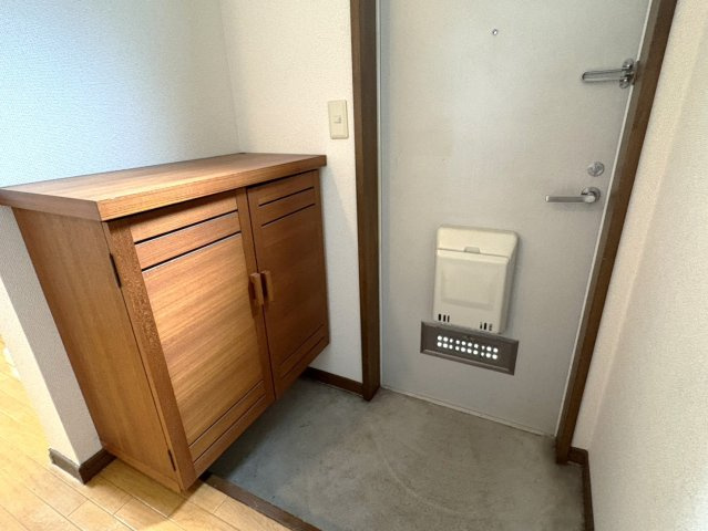 ラポールBの玄関