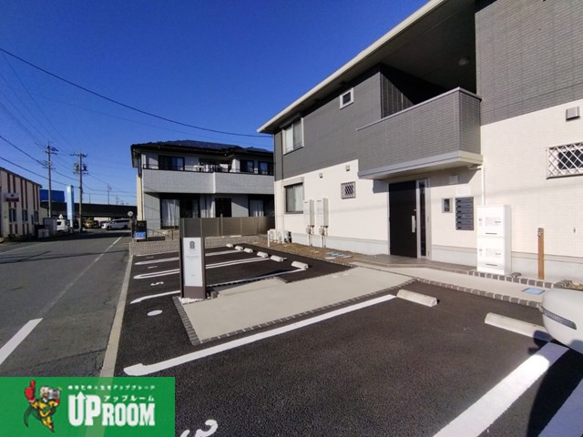 ラヴィネス　ミーの駐車場