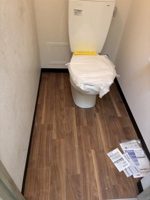板橋区中丸町の店舗事務所のトイレ