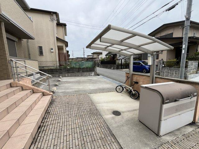 エルヴィータの駐車場