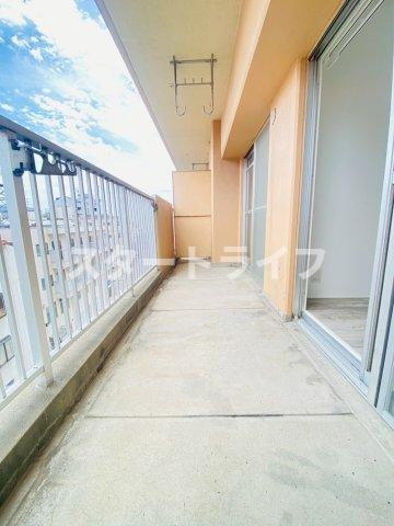 大阪市東淀川区下新庄４丁目の賃貸マンションのバルコニー