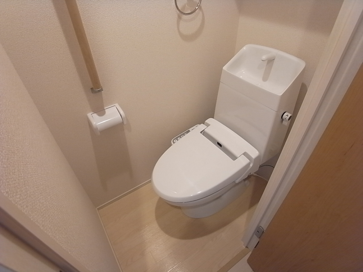 クレイノ日新香里園のトイレ