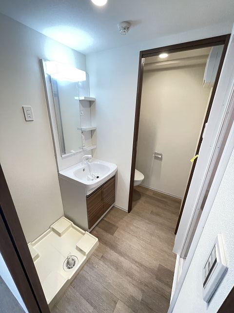 尼崎市昭和通１丁目の賃貸マンションの洗面所|明るい洗面所です
