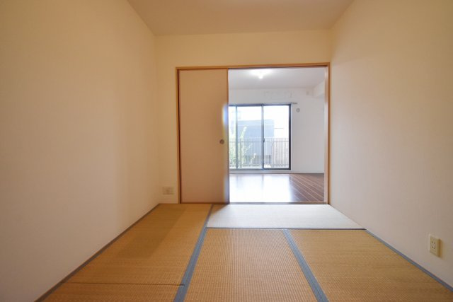 甲子園三番町ハイツの和室