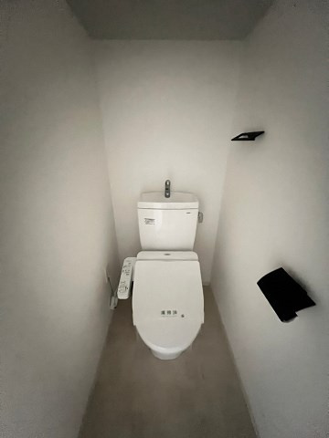 レジュールアッシュ塚本レジデンスのトイレ|落ち着いたトイレです
