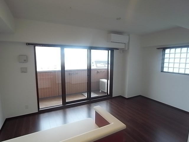 大阪市淀川区西中島３丁目の賃貸マンションの居間・リビング|使いやすいリビングです