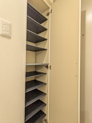 ディアコート南行徳の玄関