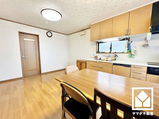 南区唐橋井園町のキッチン|※本画像は空室時の写真を加工し、家具・小物等を撤去したイメージです。
実際の仕様とは異なる場合がございます。