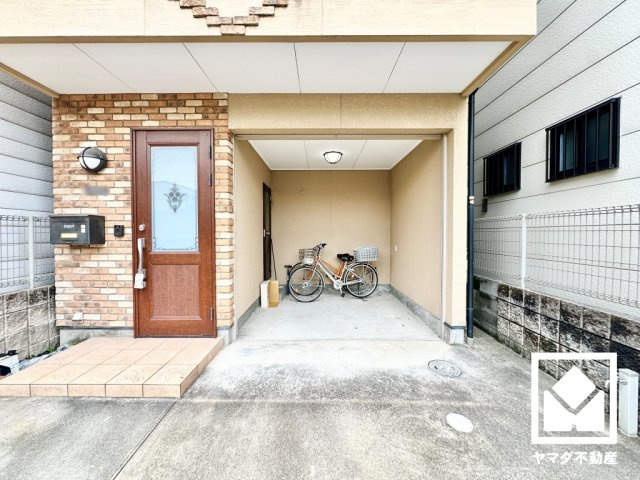 南区唐橋井園町の玄関