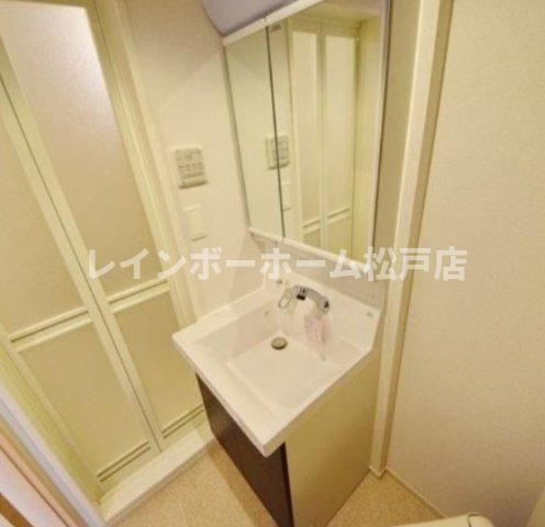 【非対面対応】接客・申込・契約オンライン！LINE×相談可！の洗面所|明るい洗面所です