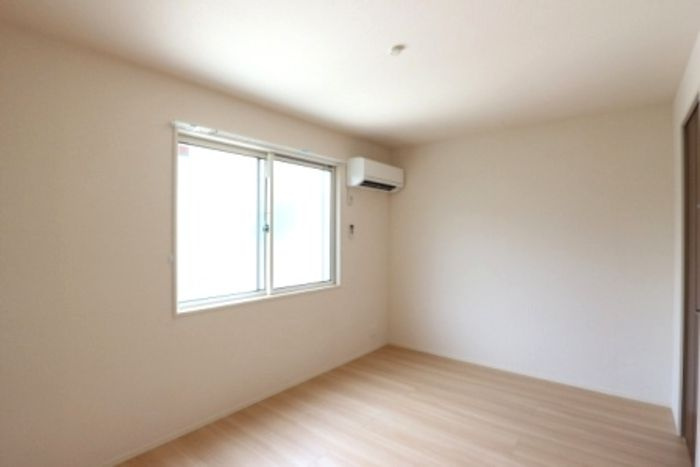 クレストフォーチュンAの洋室|明るい洋室です