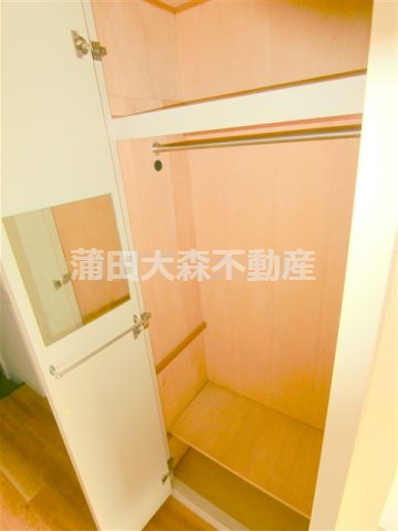 ハイタウン大森第2の収納|収納　クローゼット　廊下部分にあるので居室のデッドスペースが減り広々使えます。