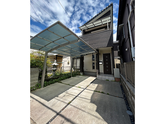名古屋市北区龍ノ口町３丁目の中古一戸建の前面道路含む現地写真|☆２０２６年８月リフォーム済 ☆　　いつでもご案内できます♪（お問合せ当日、平日、水曜、夜間の見学でもＯＫ）　地下鉄名城線「志賀本通」駅徒歩５分♪　南向き！　スーパーやコンビニなど住環境充実♪