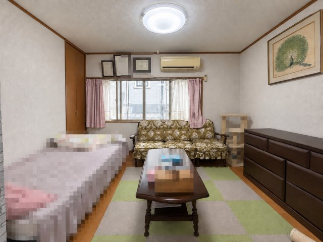 長岡京市長岡1丁目の居間・リビング|2階LDK（約14帖）
水回りが集約された家事動線の良い間取りです。