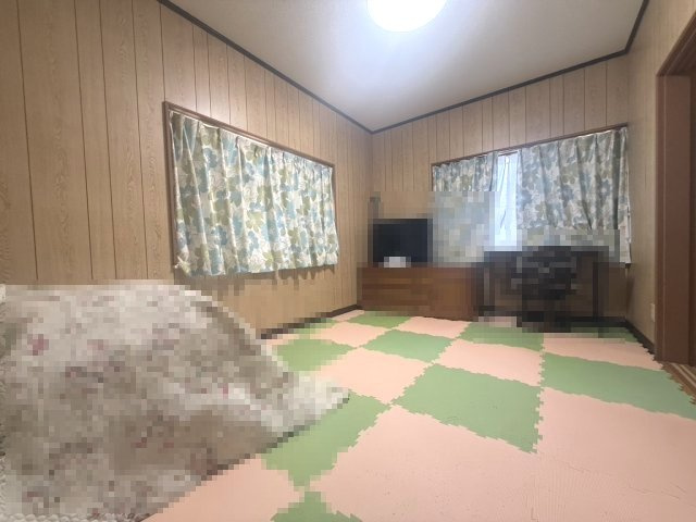 長岡京市長岡1丁目の洋室|洋室（約6帖）
二面採光につき、日当たり・通風良好です。