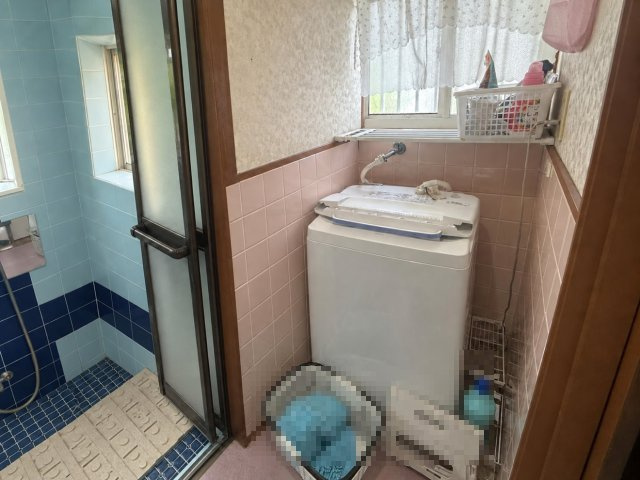 長岡京市長岡1丁目の独立洗面台|洗濯機置き場がございます。