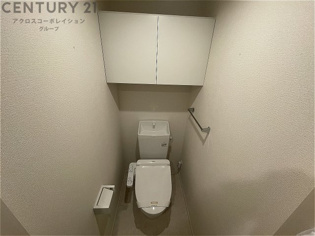 温水洗浄便座付きのトイレです♪