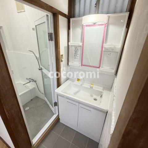 寝屋川市点野貸家の洗面所