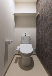 温水洗浄便座付きのトイレです♪