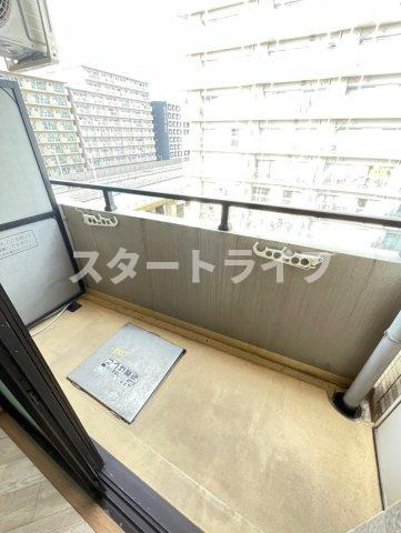 大阪市淀川区東三国２丁目の賃貸マンションのバルコニー