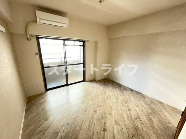 大阪市淀川区東三国２丁目の賃貸マンションの居間・リビング