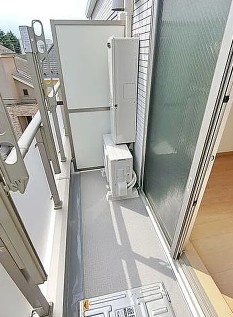 立川市高松町１丁目のアパートのバルコニー