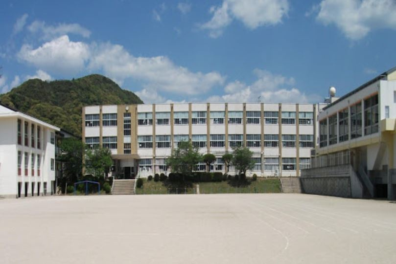 城間町一戸建の周辺