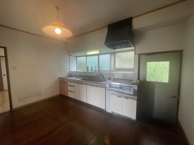城間町一戸建のキッチン