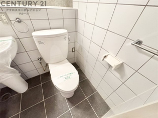 浴室内にトイレがあります☆