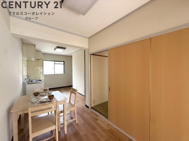 画像中の家具はAI加工により配置加工しているため付属しません