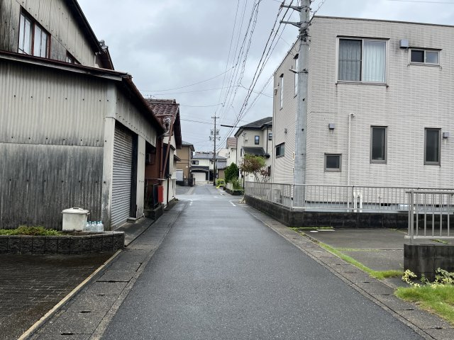 土地　西川手８丁目の前面道路含む現地写真|西側道路　北から
