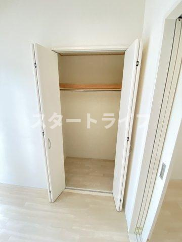 大阪市淀川区木川東４丁目の賃貸マンションの収納