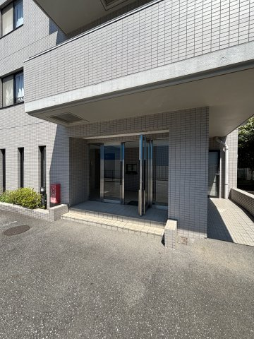 パラドール一之江のエントランス