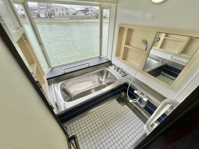 高松貸家の浴室