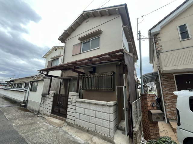 高松貸家の外観