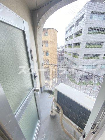 大阪市淀川区宮原５丁目の賃貸マンションのバルコニー