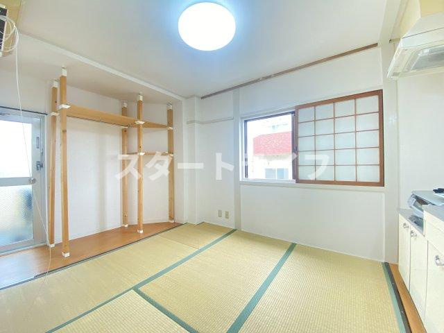 大阪市淀川区宮原５丁目の賃貸マンションの居間・リビング