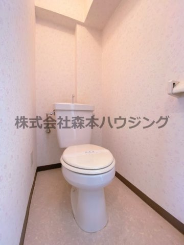 【トイレ】 | 　スタジオM | ※同タイプ別室の写真を使用しています。
　設備内容や色調など相違がある場合は実際のお部屋の現状優先となります。